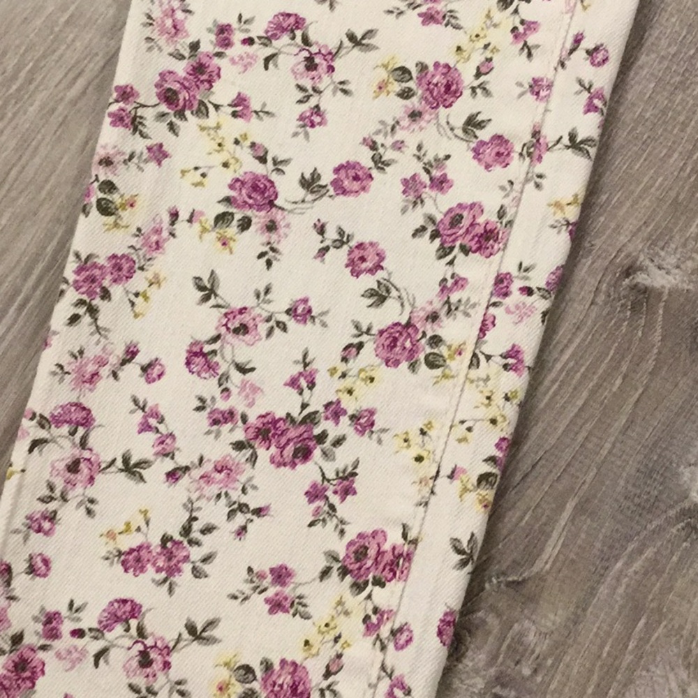 🌸 Mossimo Supply Co.~~Skinny Jeans~~🌸 - Picture 3 of 6